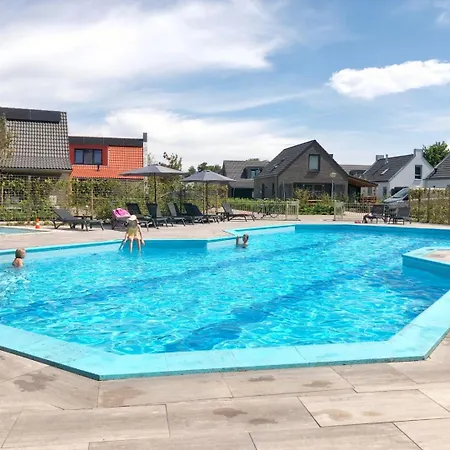 68 Op Recreatiepark De Wielen Villa