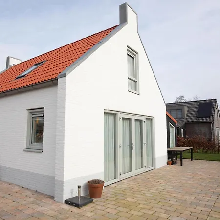 68 Op Recreatiepark De Wielen Villa