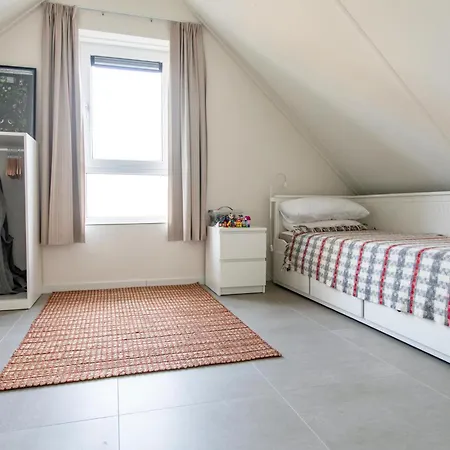 Villa 68 Op Recreatiepark De Wielen *