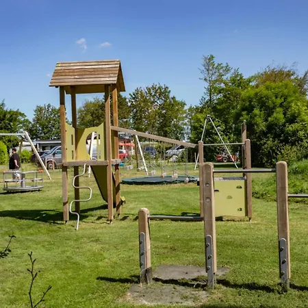 68 Op Recreatiepark De Wielen Villa Sint Maarten