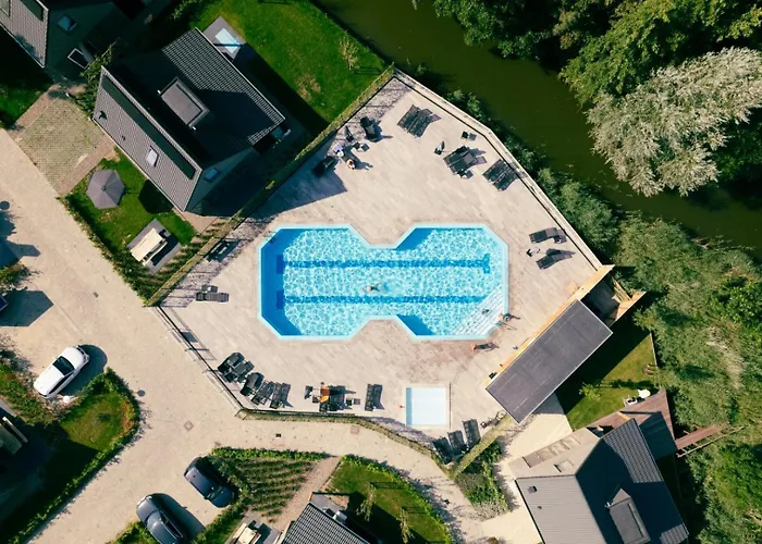 68 Op Recreatiepark De Wielen Villa