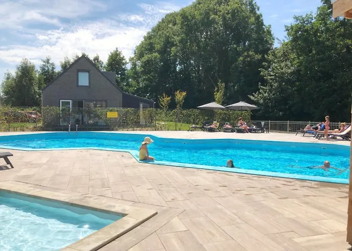 Villa 68 Op Recreatiepark De Wielen *