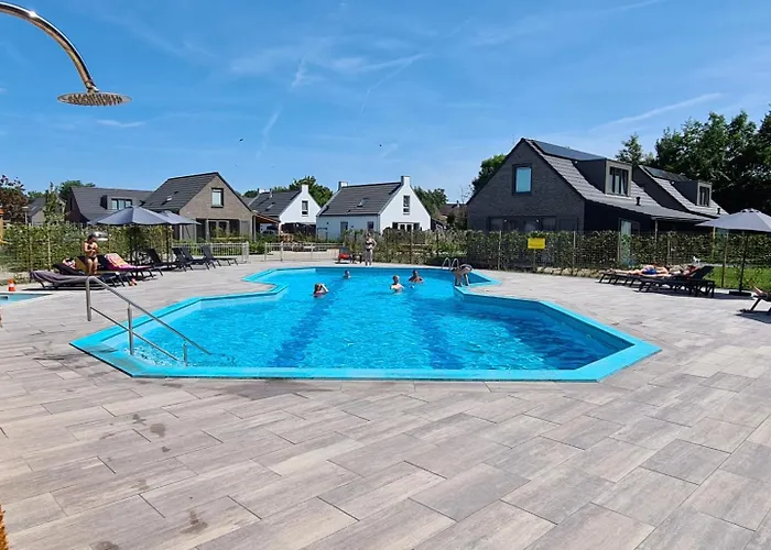 68 Op Recreatiepark De Wielen Villa