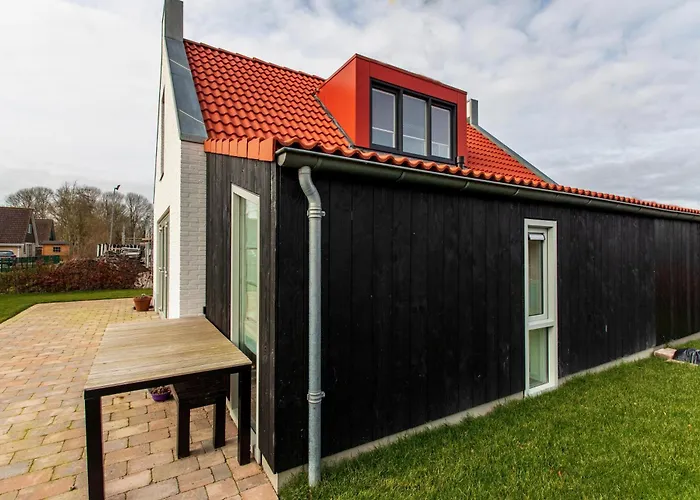 68 Op Recreatiepark De Wielen Villa *